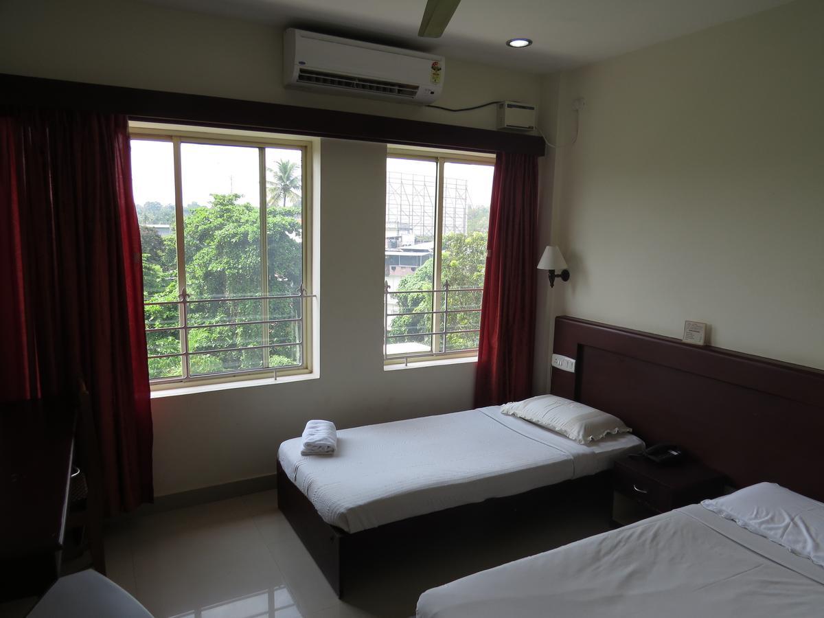 Lals Residency Hotel Adur Camera foto
