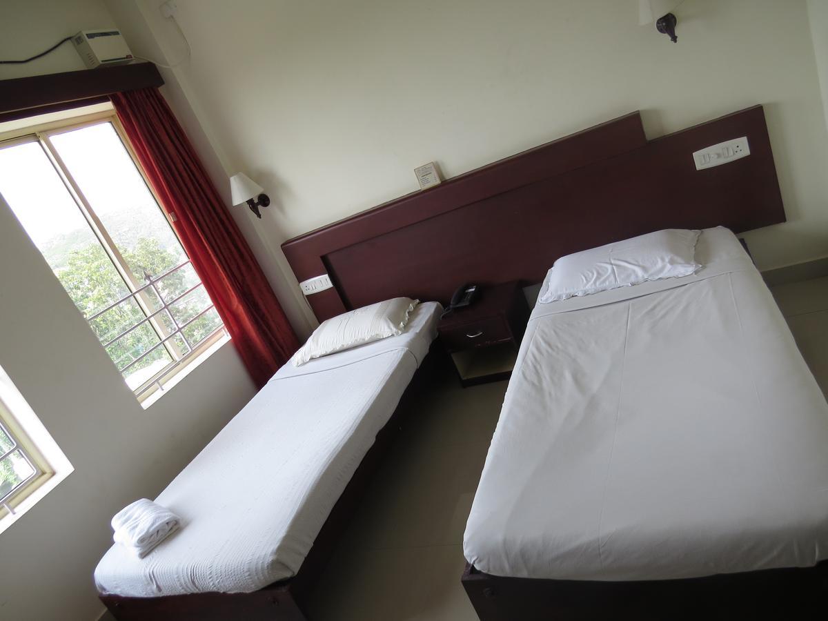 Lals Residency Hotel Adur Camera foto